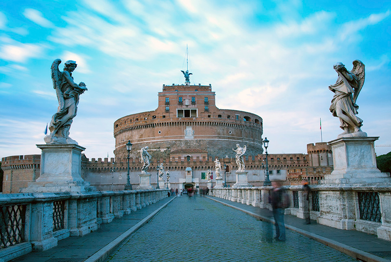 Illustration for article titled This Is What Famous Landmarks Would Look Like After A Global Disaster
